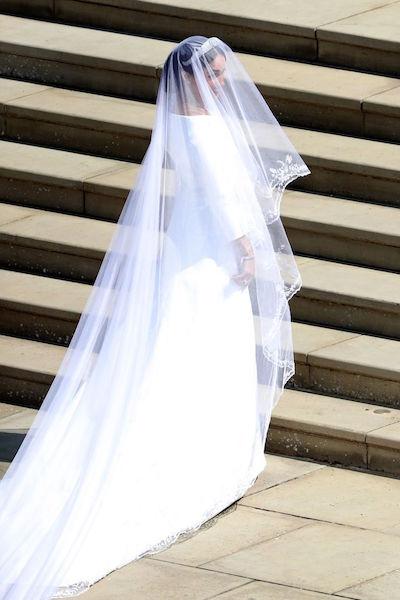 hbz-meghan-markle-wedding-dress-gettyimages-960050434-1526728987.jpg